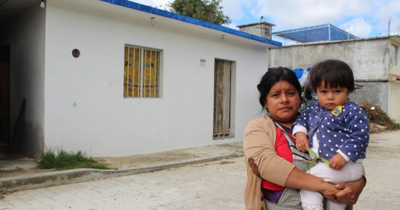 Beneficia Provich a 128 familias de Zinacantán con acciones de vivienda