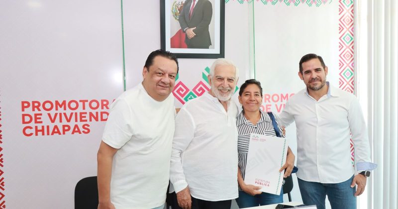 Entrega Provich escrituras públicas a familias chiapanecas de diferentes municipios